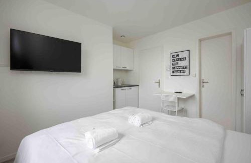 Sihlfeld Apartment | Urban Oasis with Scenic View and Queen Bed for Families