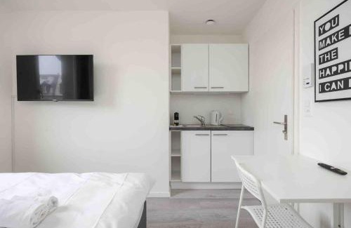 Sihlfeld Apartment | Urban Oasis with Scenic View and Queen Bed for Families