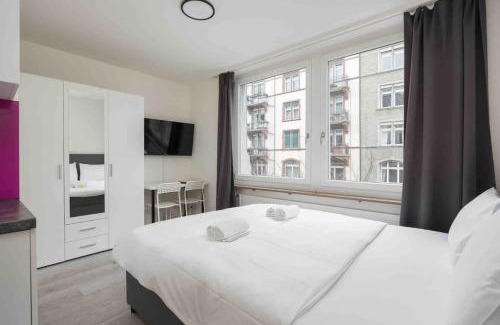 Sihlfeld Apartment | Urban Oasis with Queen Bed and Scenic View for Families
