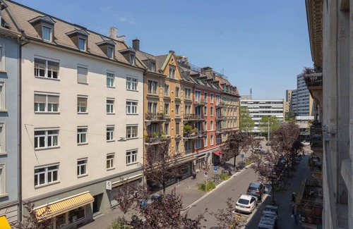 Sihlfeld Apartment | Urban Oasis with Queen Bed & Captivating City Views