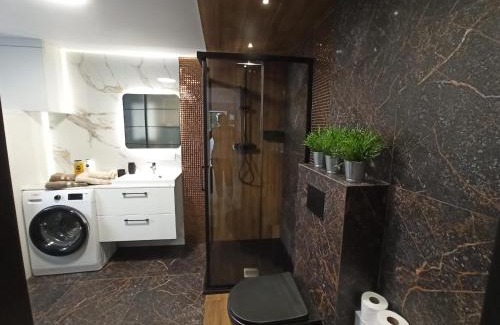 Brochow Apartment | Guest Rated 9.8: Urban Palace with Family-Friendly Amenities