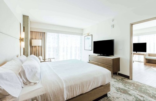 LoDo House | Downtown Denver Getaway: Pool, Pet-Friendly & Family Amenities