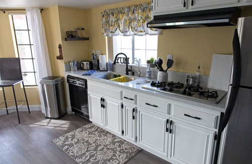 Cathedral City House | Top-Rated Urban Retreat with Ocean View & Spa Amenities