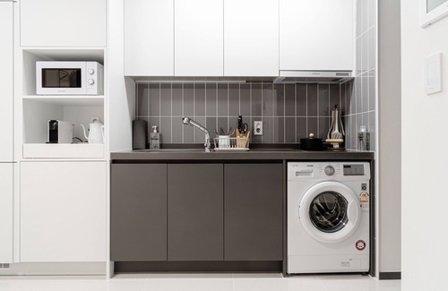 Yeonsan Apartment | Inviting Urban Stay at Busan City Hall with Breakfast