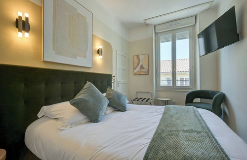 Carpentras Hotel | Urban Style Blason du Ventoux