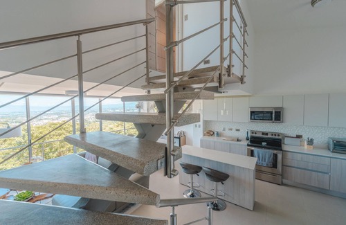 Santa Ana House | Trendy Urban Retreat with Wi-Fi and Spectacular Views