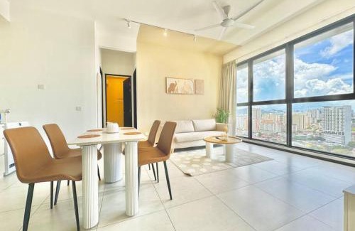 George Town Apartment | Urban Suites with Pool & Child-Friendly Amenities