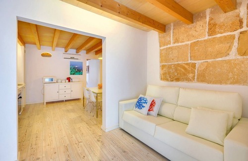 Sindicat Apartment | Experience Oceanfront Urban Suites with Spa & Breakfast