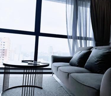 George Town House | Highly Rated Urban Suites Retreat with Private Pool & Hot Tub