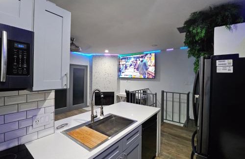 Lake Highlands Apartment | Urban Treehouse