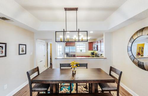 Historic Garderns House | Kid-Friendly Comfort at Urban Villita with Great Reviews