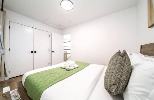 Jasper Place House | Urban Zen: Modern Comfort with Breakfast & King Bed
