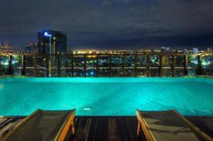 Chidlom Hotel | Elegant Stay at Urbana Langsuan Hotel with Pool & Dining