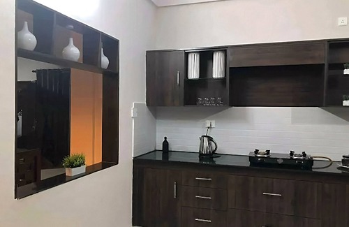 Nedumangad Apartment | Child-Friendly Urban Retreat: Comfortable AC Apartment