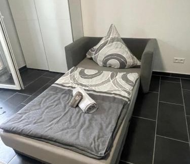 Karlsruhe City Centre Apartment | Stylish City Apartment - E.C.E-Center with Smart TV