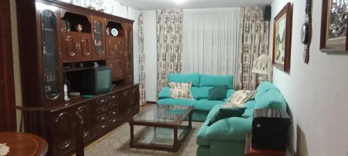 Fresnedillas de la Oliva Apartment | Relaxing Stay at Urbanización Granja de San Antonio with Pool