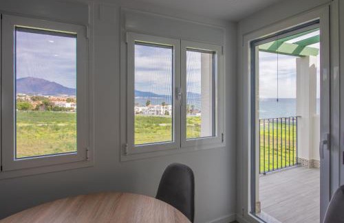 La Chullera Apartment | Explore Urbanización Jardines del Mar with Oceanfront Pool