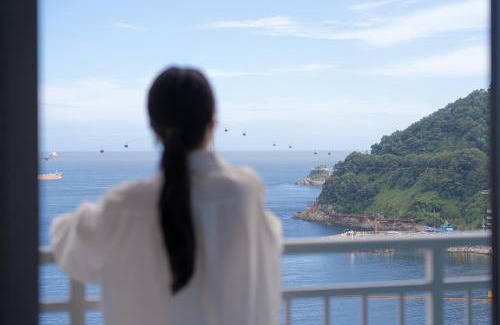 Seo Hotel | Oceanfront Retreat at Urbanstay Busan Songdo Beach