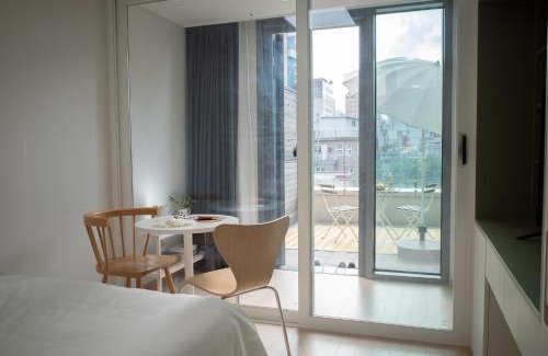 Jung-gu Apartment | Modern Urbanstay Myeongdong with Hot Tub & Family Amenities