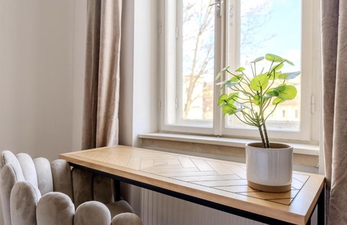 Krems an der Donau Apartment | Prime UrbanSuite in the Heart of Downtown - Child Friendly