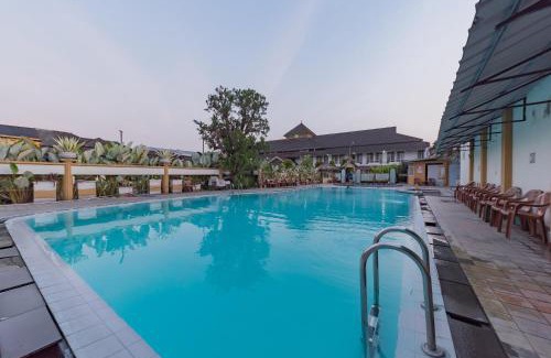 Tasikmalaya Hotel | Family-Friendly Urbanview Hotel Crown Tasikmalaya Awaits