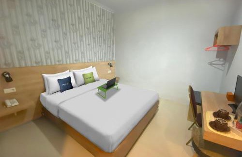 Palopo Hotel | Discover Urbanview Hotel Mulia Indah Palopo for Families