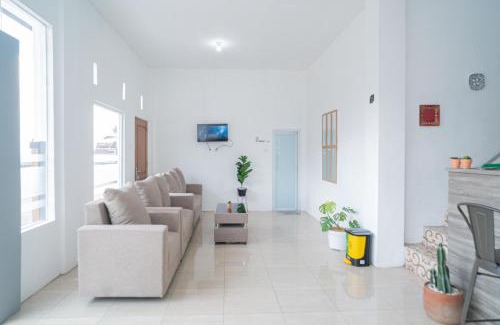 Batu Hotel | Budget-Friendly Stay at Urbanview Hotel Sky Batu Malang