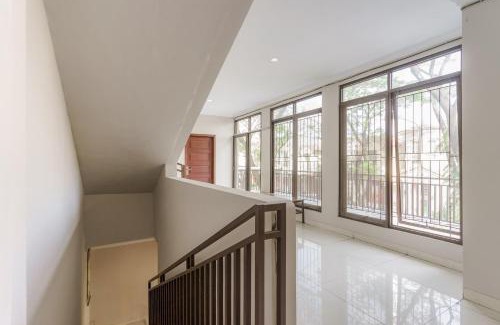 Cikarang Hotel | Urbanview Syariah Sweet Home Cikarang