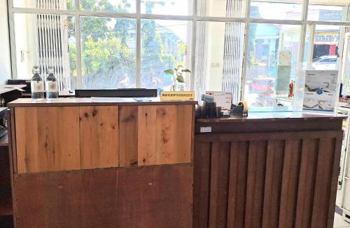 Sidomulyo Hotel | Comfort and Breakfast at OYO 90396 The Halona Villa Batu