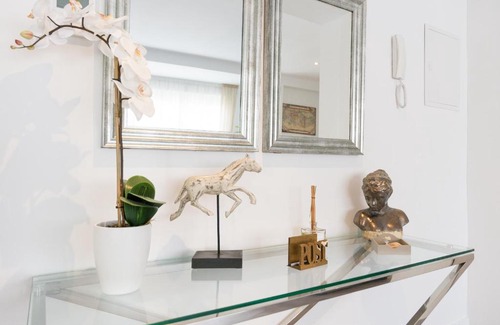 Ensanche Centro Apartment | Family-Friendly Urbe10 Blasco de Garay 4 Bedroom Retreat