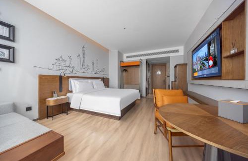 Huadu Hotel | UrCove By Hyatt Guangzhou Baiyun Airport Free Shuttle Bus to Canton Fair and to Airport