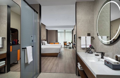 Futian CBD Hotel | Discover UrCove by HYATT in Shenzhen Futian CBD