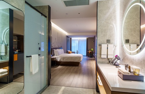 Futian CBD Hotel | Discover UrCove by HYATT in Shenzhen Futian CBD