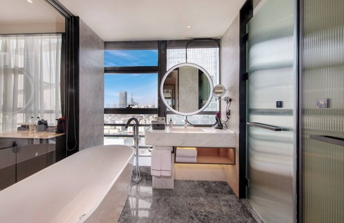 Luohu Hotel | Top-Rated UrCove by HYATT Shenzhen Luohu with Great Amenities