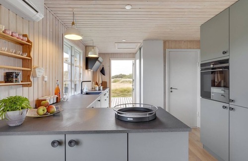 Sonderho House | Beachside Retreat "Urcu" with Ocean Views and Spa Access