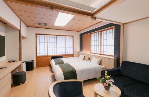 Ureshino Hotel | Experience Comfort at Ureshino Motoyu with Hot Tub & Breakfast