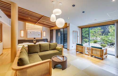 Ureshino Hotel | Discover Ureshino Yadoya: Pet-Friendly Retreat with Hot Tub