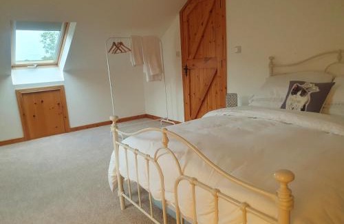 Newry House | Top-Rated Urkers' Guest Accommodation for Families