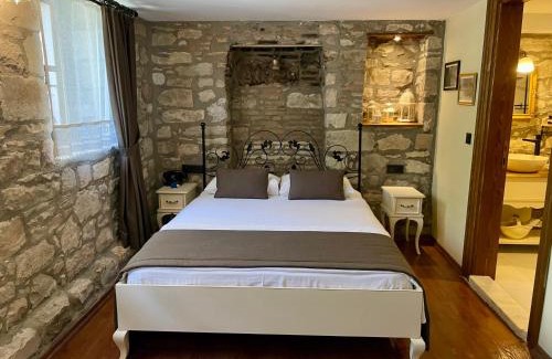 Urla Hotel | Oceanfront Urla Taş Konak Otel with Family-Friendly Amenities