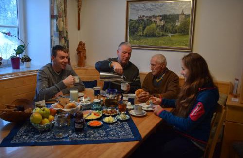 Gutau House | Family-Friendly Retreat at Urlaub am Bauernhof Wenigeder