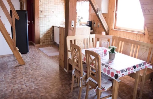 Leutershausen Apartment | Relaxing Farm Stay with Ocean View & Breakfast Included