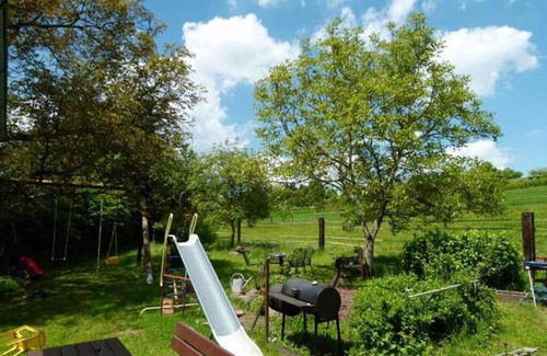 Leutershausen Apartment | Relaxing Farm Stay with Ocean View & Breakfast Included