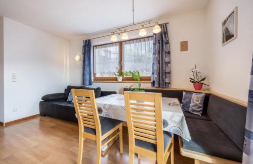 Albions Apartment | Family-Friendly Retreat at Urlaub auf dem Bauernhof Hallerhof
