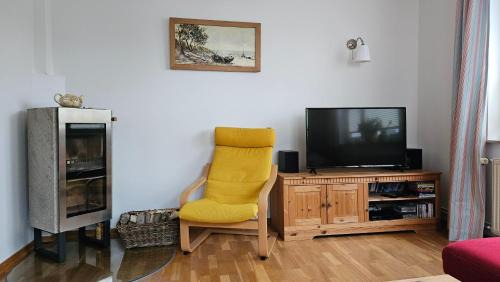 Alt Gaarz Apartment | Experience Oceanfront Bliss at Lütt Elsing - 4 Stars