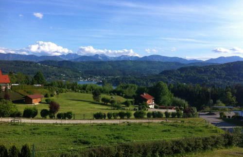Krumpendorf am Woerther See Apartment | Pet-Friendly Getaway at Appartements Pirkhof - 9/10 Rated