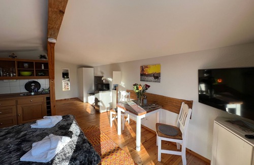 Dobbin-Linstow Apartment | Nature Retreat for Two at Sattelkammer with Ocean Views