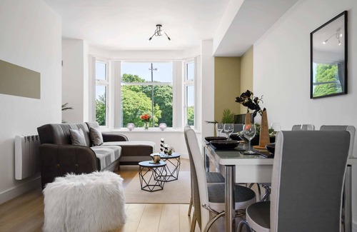 Trafford Apartment | Urmston First - 3 Bed Apartment