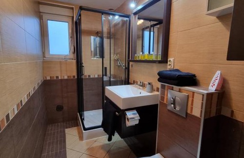 Wolsztyn Apartment | Cozy Apartment with Parking & Pet-Friendly Amenities