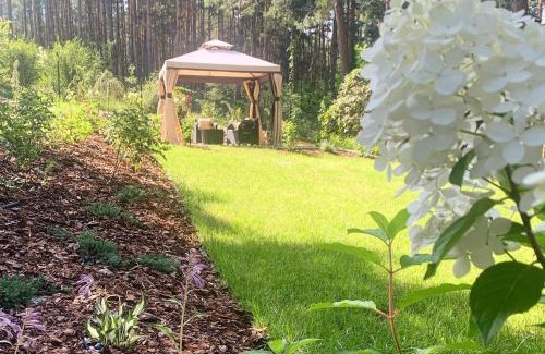 Radzymin House | Cozy Forest Retreat at Łosiówka - Pet and Child Friendly