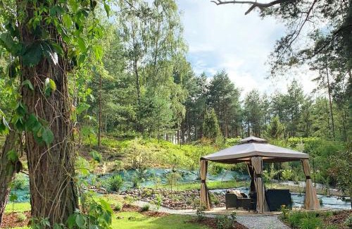 Radzymin House | Cozy Forest Retreat at Łosiówka - Pet and Child Friendly